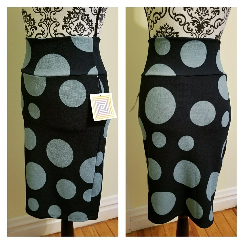 NWT Lularoe Teal Dot XS Cassie Skirt